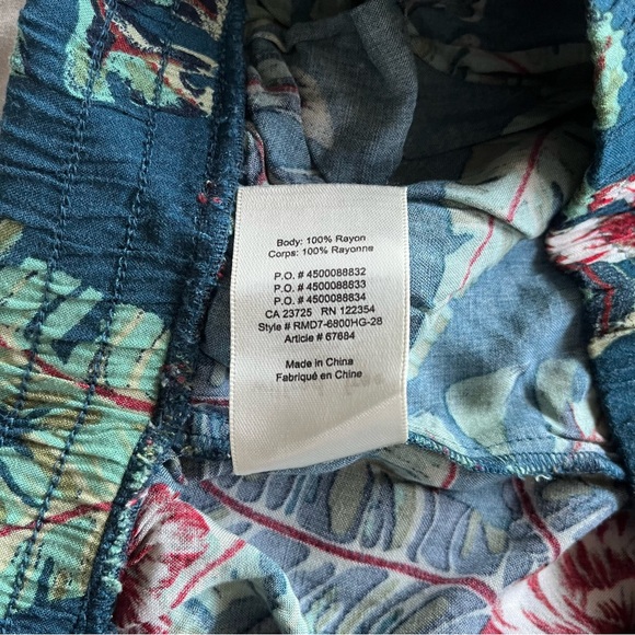 Aritzia Wilfred Free tropical floral shorts - Picture 5 of 5